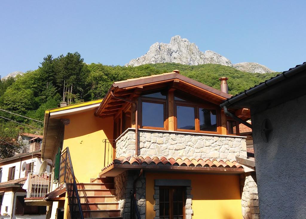 Home In Garfagnana Vagli di Sotto Kültér fotó